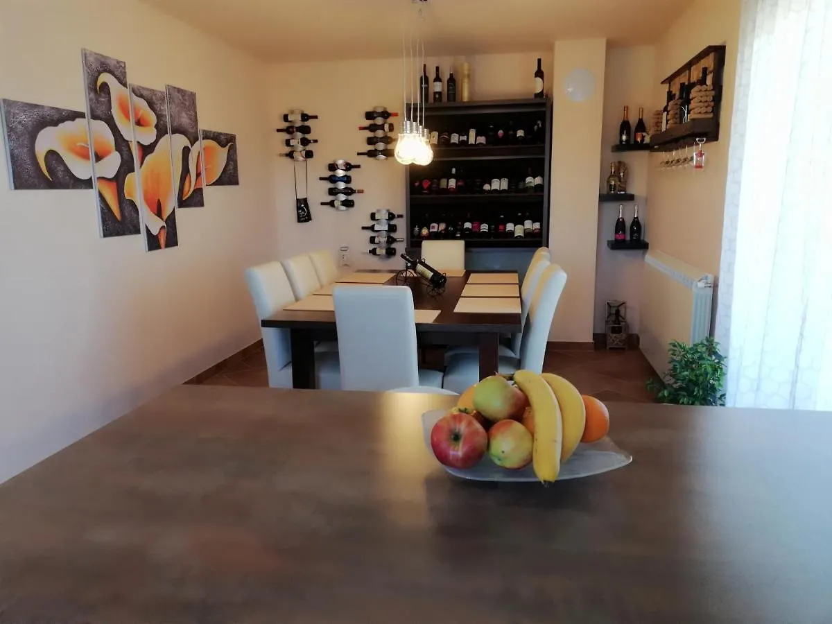 Apartment Apartman Nikola Ladrovici Croatia