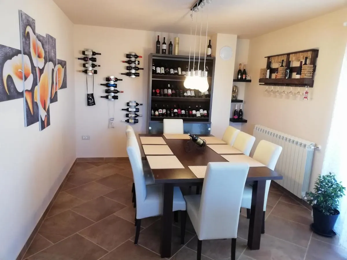 Apartman Nikola Ladrovici