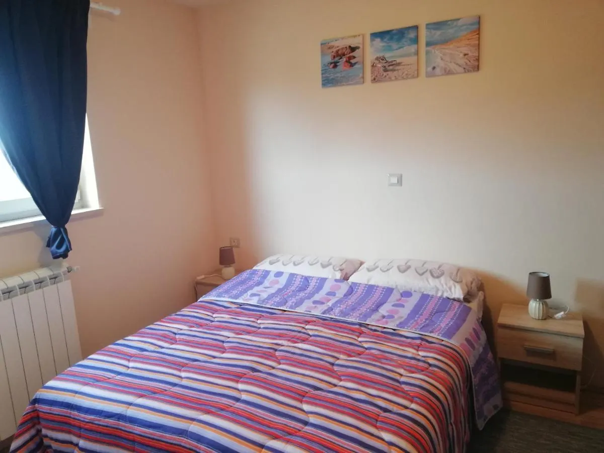 Apartman Nikola Ladrovici 0*,