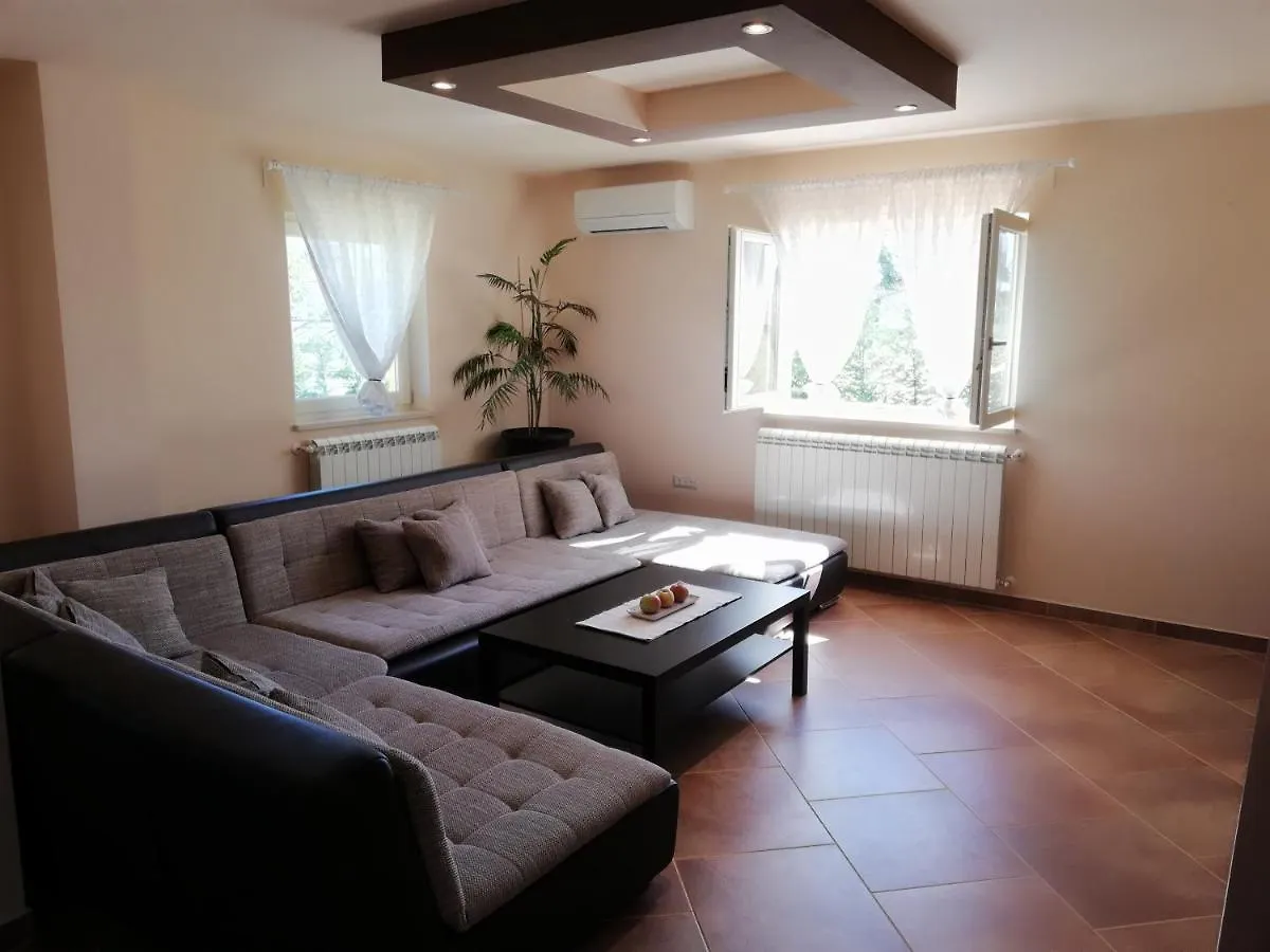 Apartman Nikola Ladrovici 0*,  Croatia