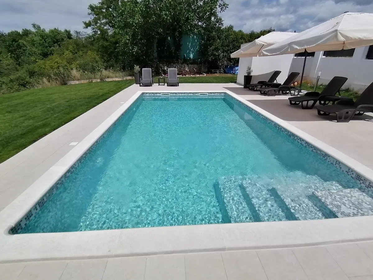 Apartman Nikola Ladrovici