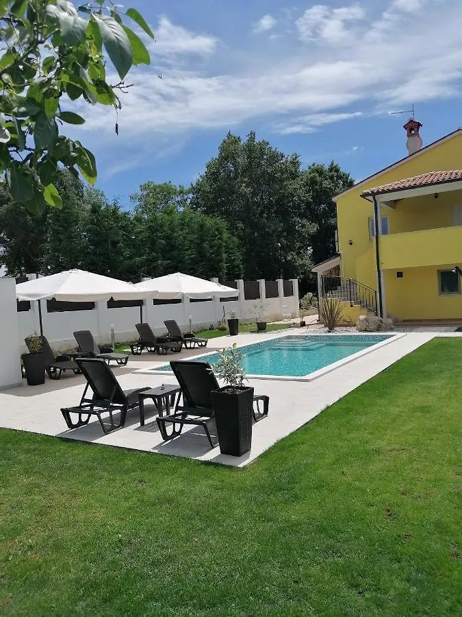 Apartman Nikola Ladrovici 0*,  Croatia
